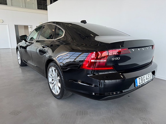 Volvo S90 3 of 5