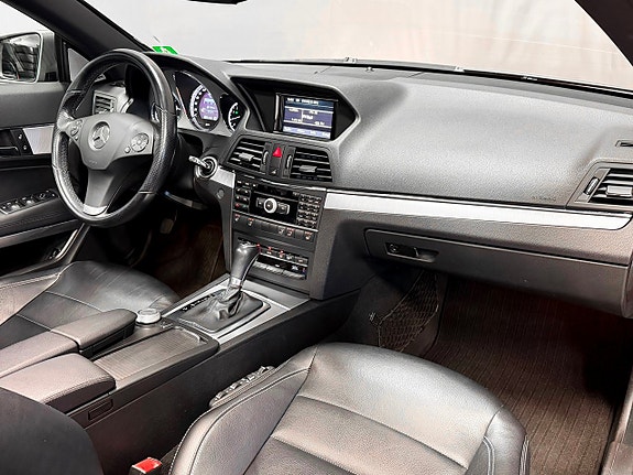 Mercedes-Benz E250 12 of 25