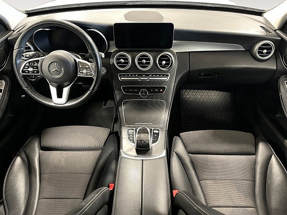 Mercedes-Benz C220 10 of 17