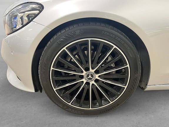 Mercedes-Benz C220 8 of 17