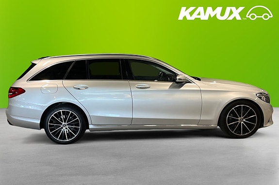 Mercedes-Benz C220 2 of 17