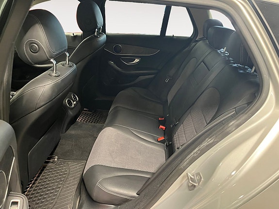 Mercedes-Benz C220 12 of 17