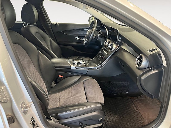 Mercedes-Benz C220 13 of 17