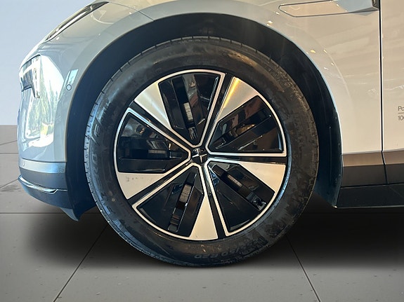 Polestar 4 14 of 20