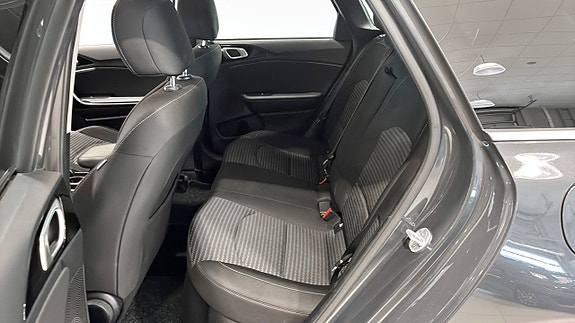 Kia Ceed 8 of 17