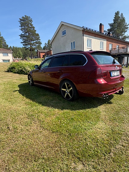 BMW 330d 5 of 8