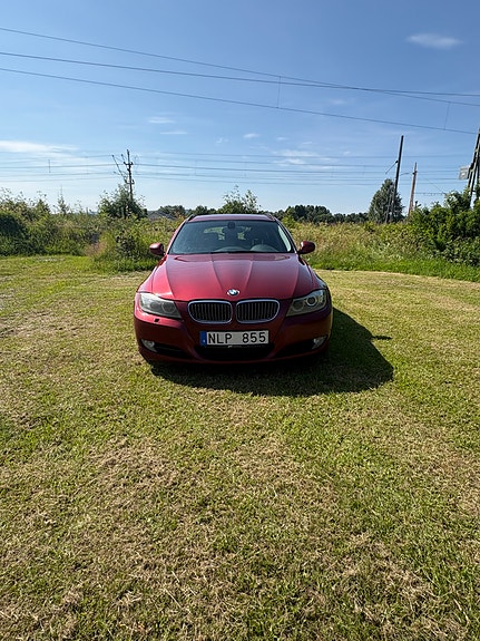 BMW 330d 2 of 8