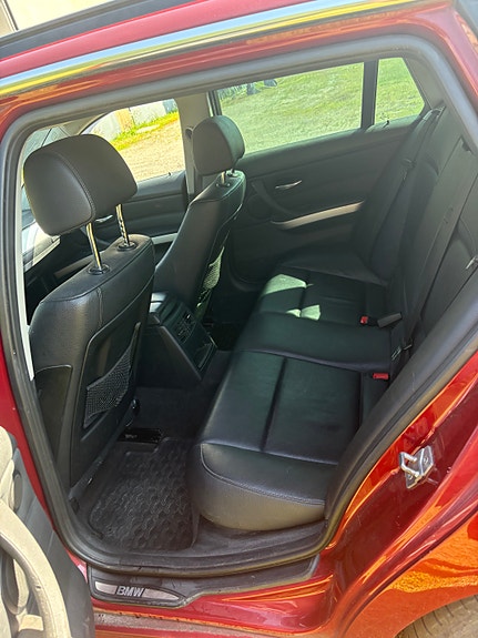 BMW 330d 8 of 8