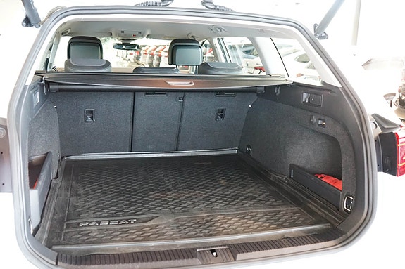 Volkswagen Passat Alltrack 11 of 30