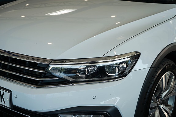 Volkswagen Passat Alltrack 5 of 30
