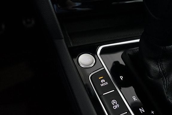 Volkswagen Passat Alltrack 28 of 30