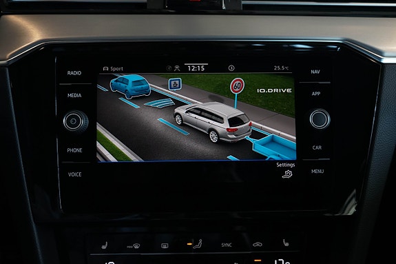 Volkswagen Passat Alltrack 21 of 30