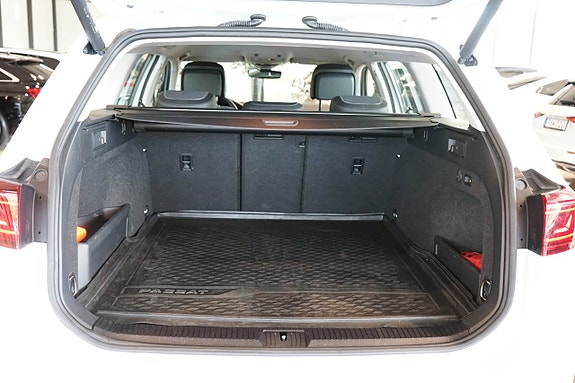 Volkswagen Passat Alltrack 10 of 30