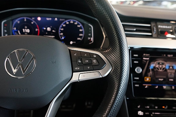 Volkswagen Passat Alltrack 29 of 30