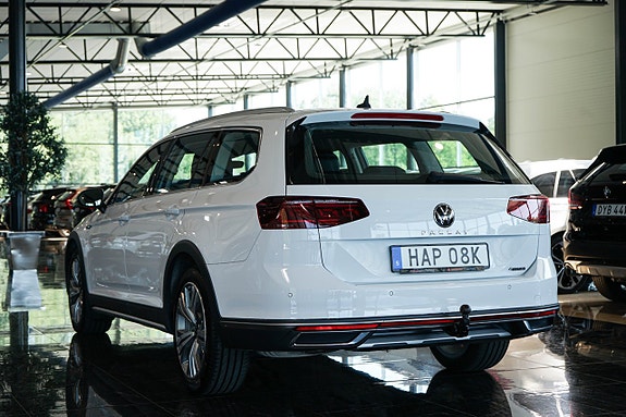 Volkswagen Passat Alltrack 7 of 30