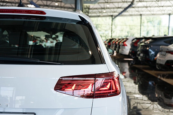 Volkswagen Passat Alltrack 9 of 30