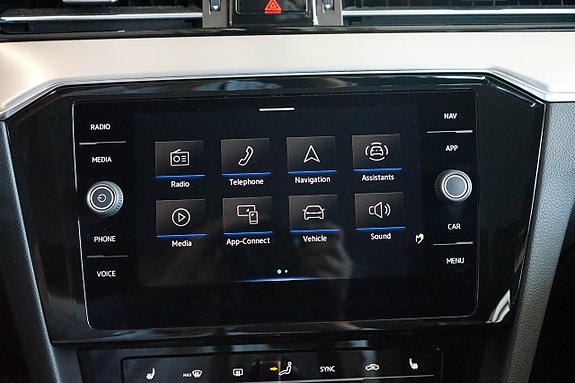 Volkswagen Passat Alltrack 18 of 30