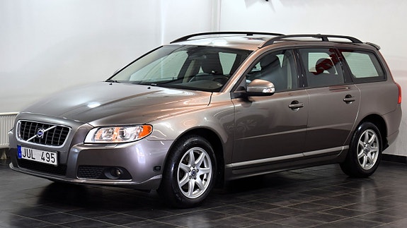 Volvo V70 4 of 5