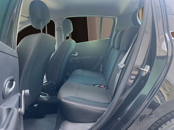 Renault Clio 15 of 19