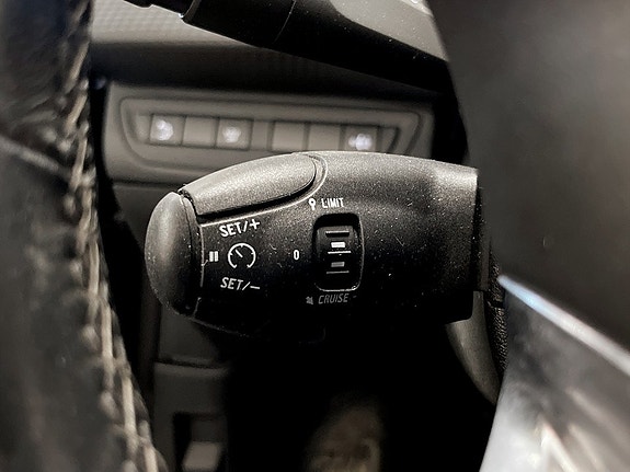 Peugeot 2008 8 of 22