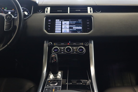 Land Rover Range Rover Sport 17 of 21