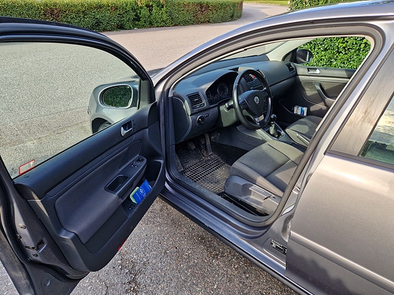 Volkswagen Golf V 4 of 4