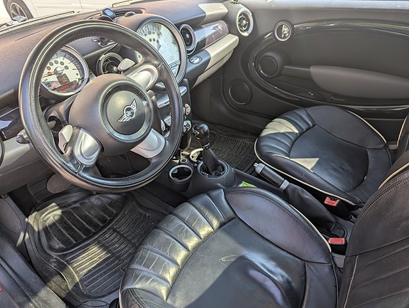 MINI Cooper 5 of 5