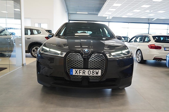 BMW iX 8 of 13