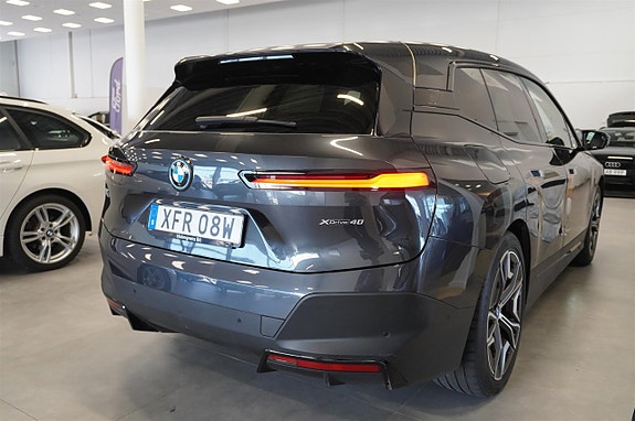 BMW iX 6 of 13