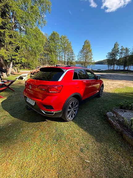 Volkswagen T-Roc 2 of 5