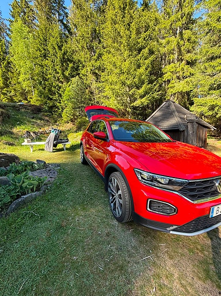 Volkswagen T-Roc 3 of 5