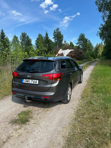 Kia Ceed 2 of 9