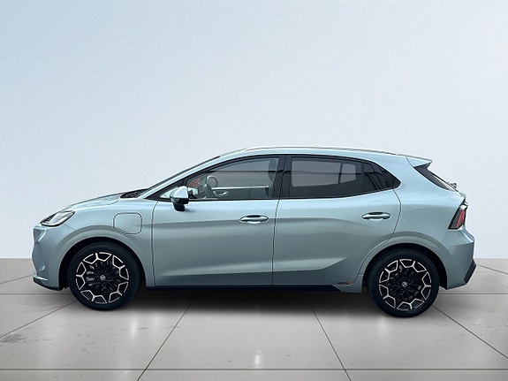 MG 4 EV Urban 4 of 5
