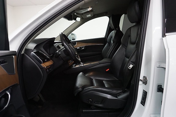 Volvo XC90 6 of 29