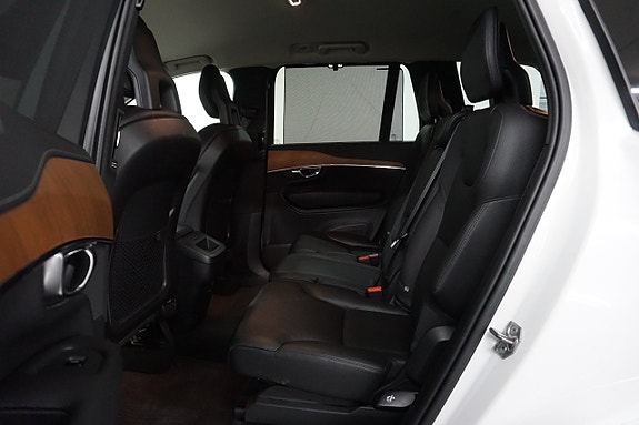 Volvo XC90 7 of 29