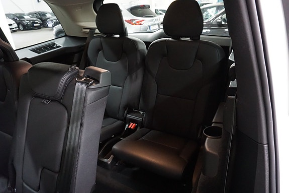 Volvo XC90 8 of 29