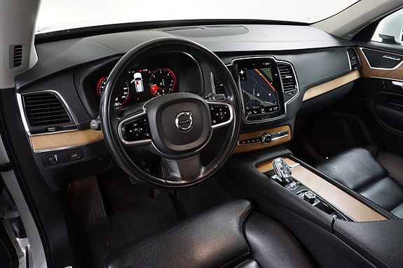 Volvo XC90 14 of 29