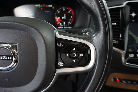 Volvo XC90 17 of 29