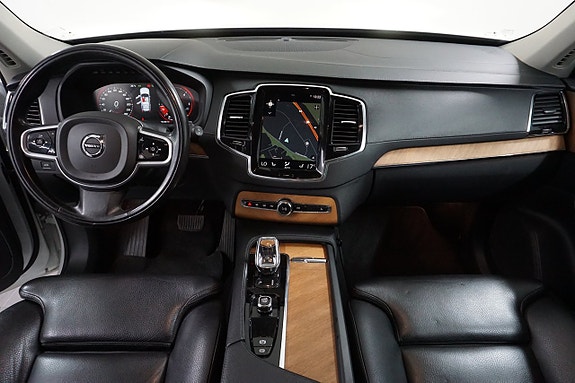 Volvo XC90 13 of 29