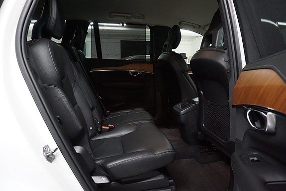 Volvo XC90 11 of 29