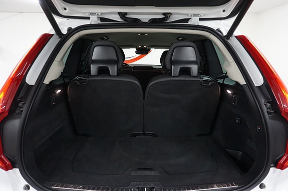 Volvo XC90 10 of 29