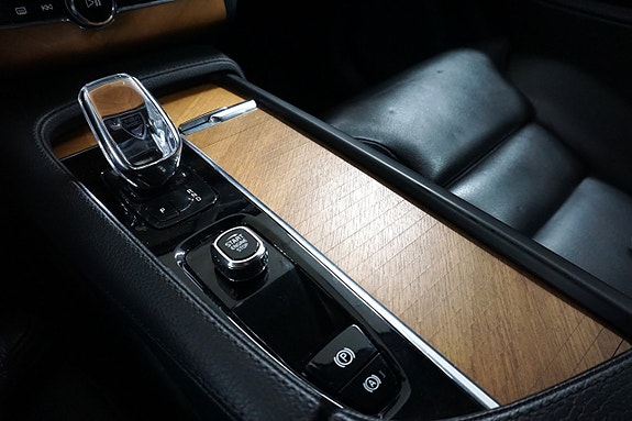 Volvo XC90 20 of 29