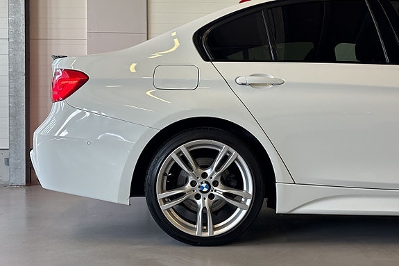 BMW 320d 12 of 27