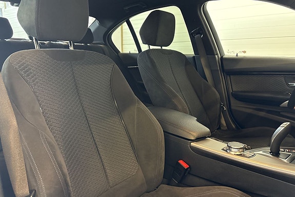 BMW 320d 15 of 27