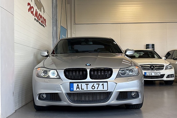 BMW 335i 3 of 21