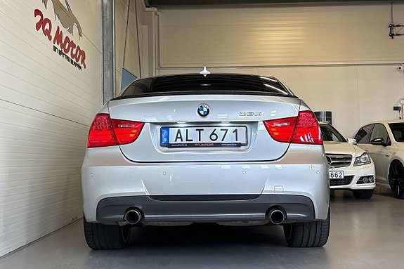 BMW 335i 9 of 21
