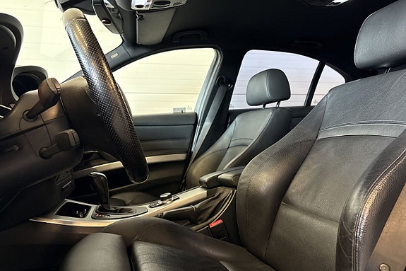 BMW 335i 18 of 21