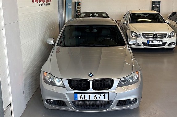 BMW 335i 4 of 21