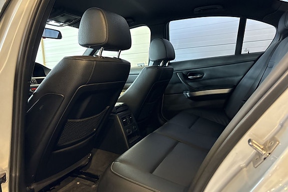 BMW 335i 17 of 21