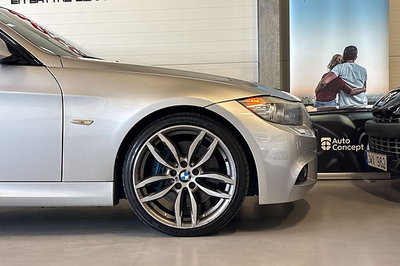 BMW 335i 12 of 21